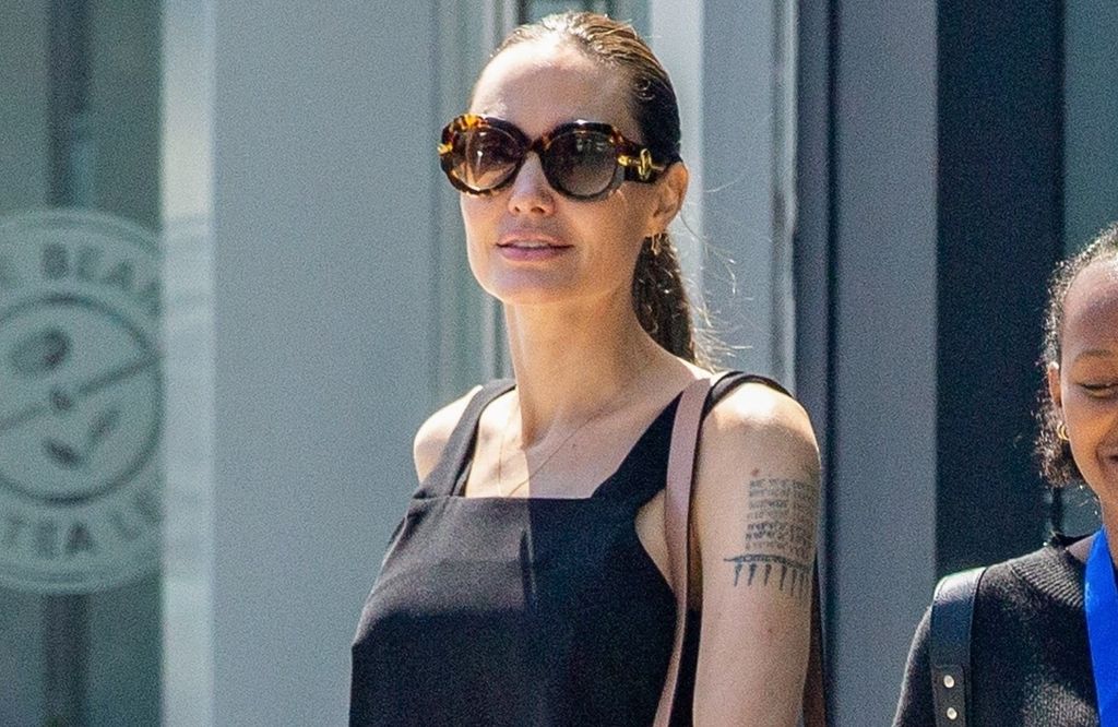 Angelina Jolie u hlačama skinny kroja - 4