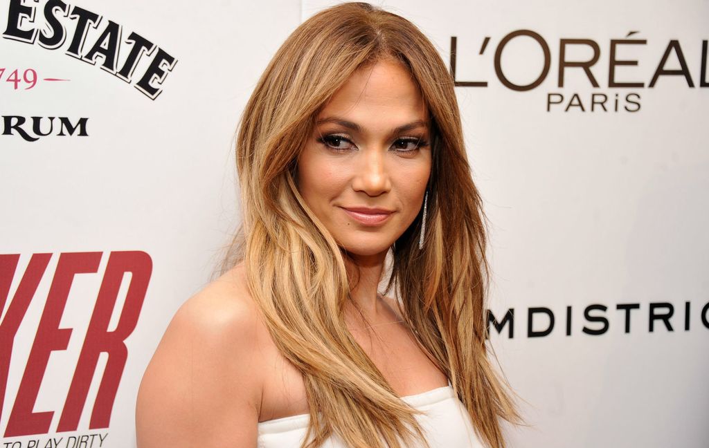 Slavne dame tamne puti s plavom kosom - 9