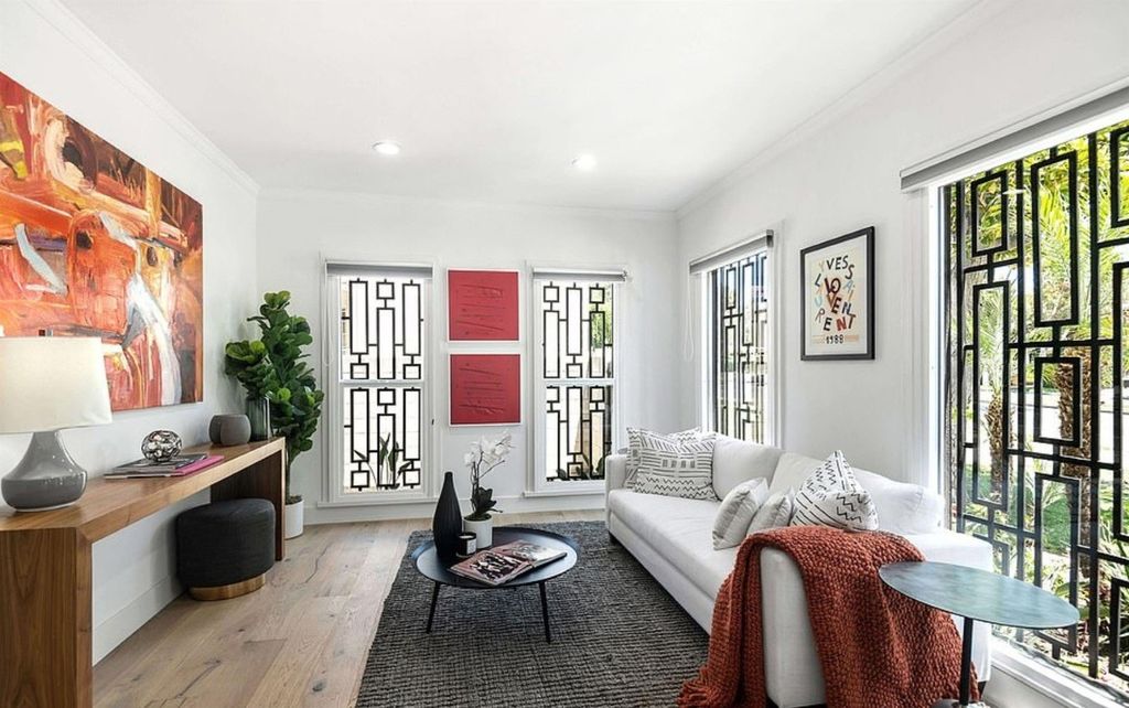 Kuća u kojoj je Meghan Markle živjela prije udaje za princa Harryja prodaje se za 1,8 milijuna dolara - 2