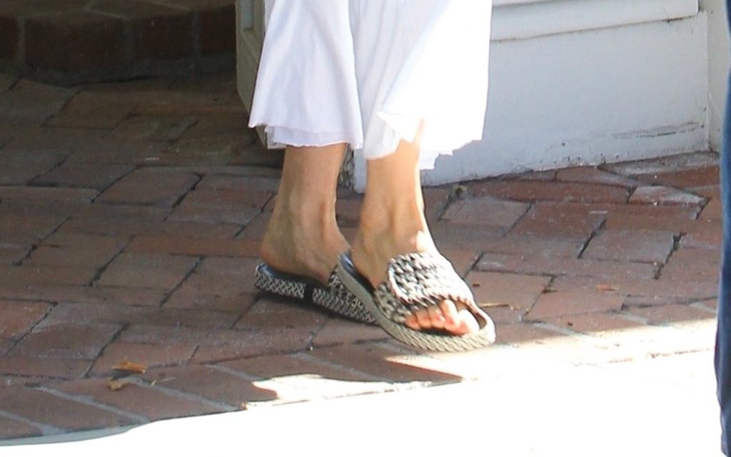 Glumica je nosila natikače