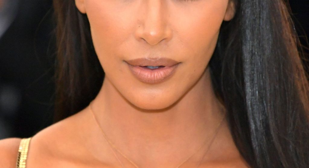 Kim Kardashian rado nosi ruževe u smeđim tonovima