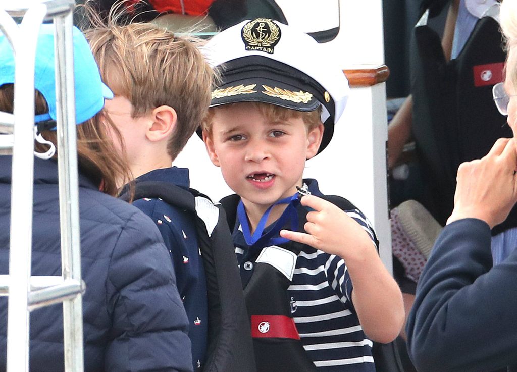 Princ George u mornarskom izdanju