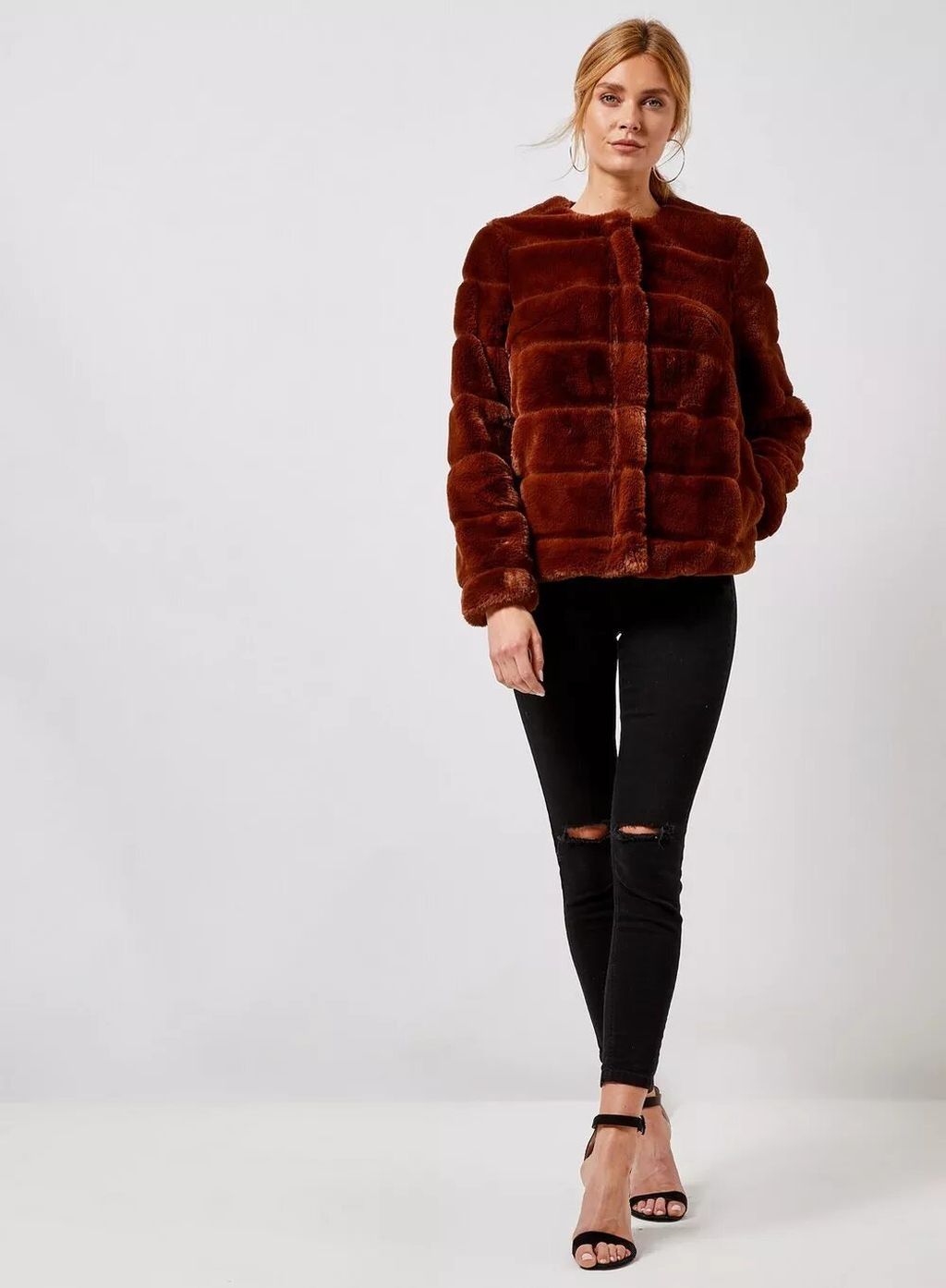 Dorothy Perkins, 403 kn