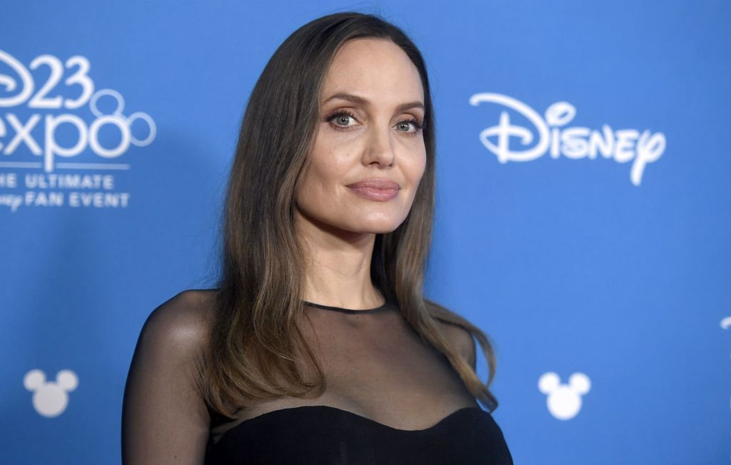 Angelina Jolie je velika ljubiteljica male crne haljine