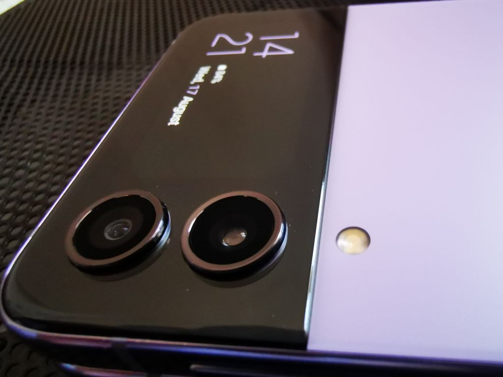 Samsung Galaxy Z Flip4 - 5