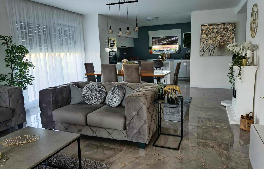 Prekrasna kuća s glamuroznom kupaonicom blizu Slavonskog Broda - 3