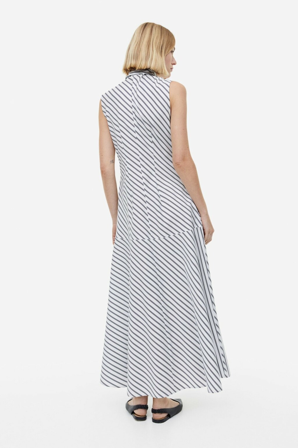 Haljina iz H&M-a s mašnom oko vrata