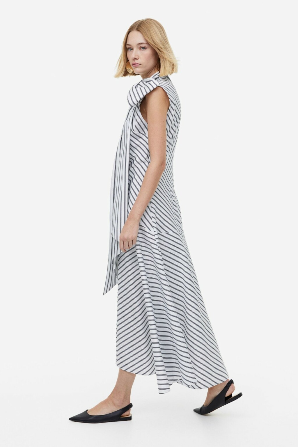 Haljina iz H&M-a s mašnom oko vrata