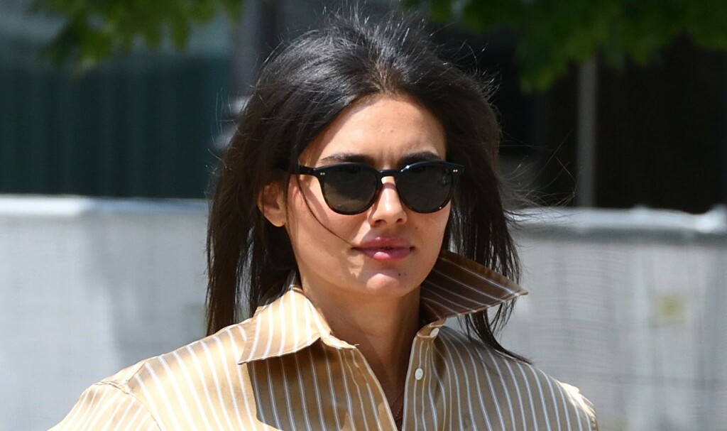 Ljepotica iz Zagreba u udobnom kompletu