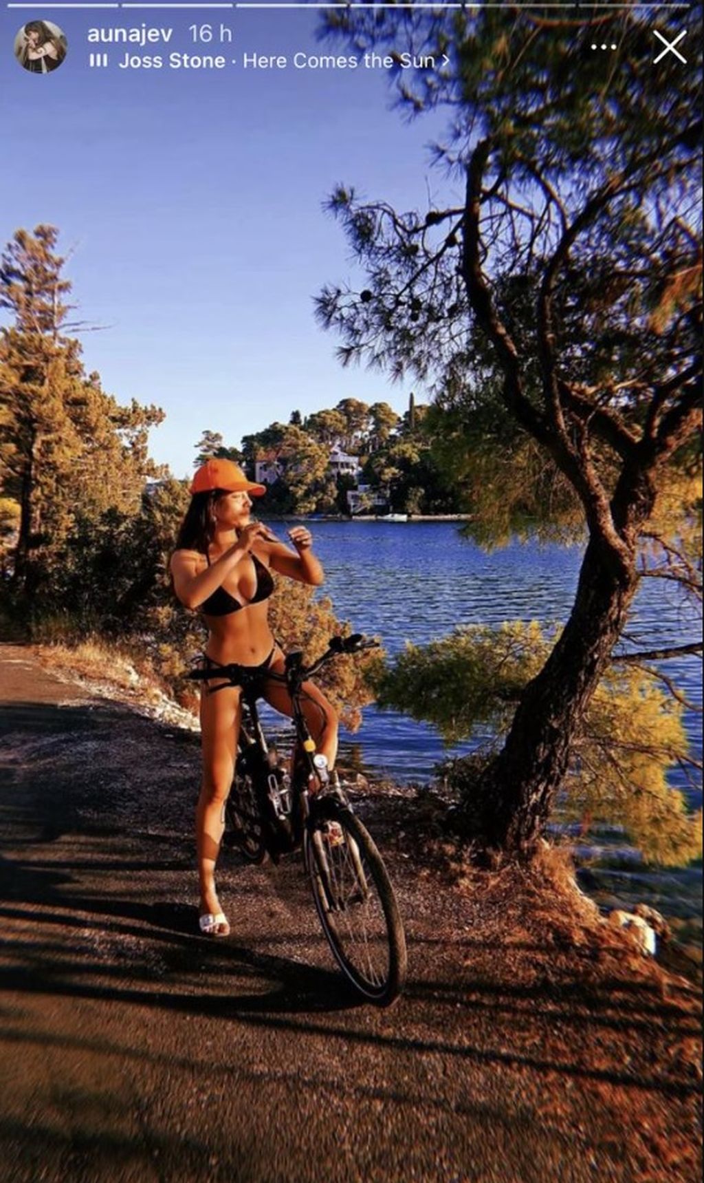 Ana Uršula Najev - 2