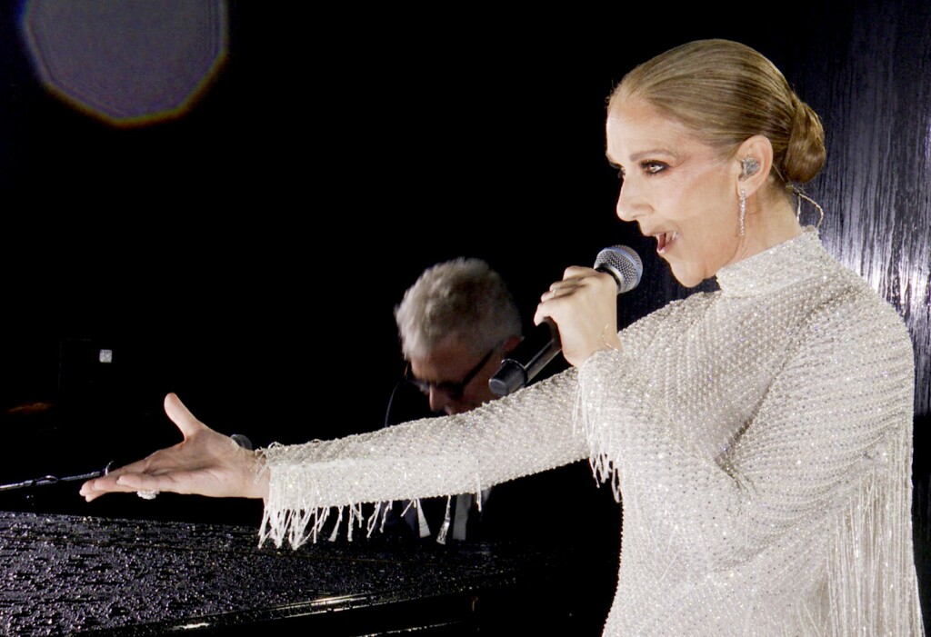 Celine Dion na Eiffelovu tornju tijekom ceremonije otvaranja Olimpijskih igara u Parizu