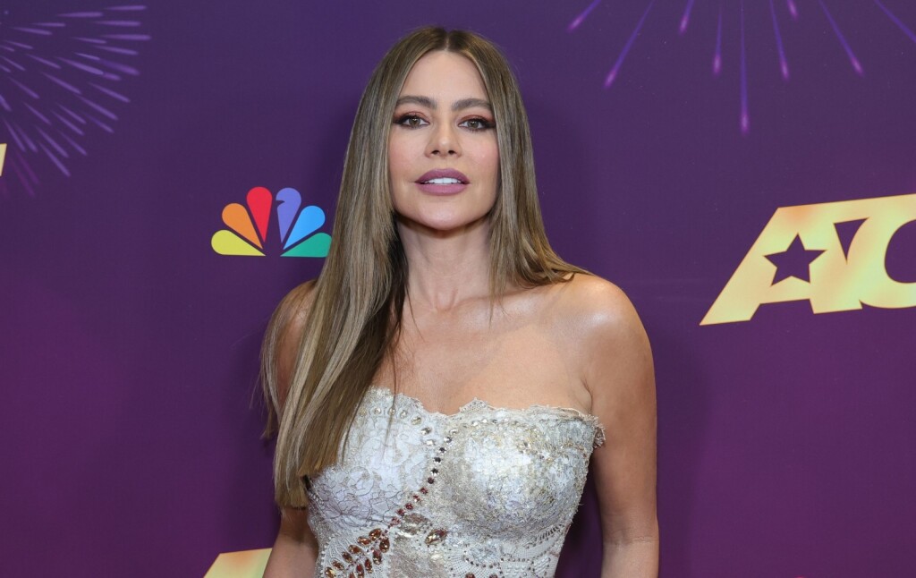 Sofia Vergara u heklanom topu