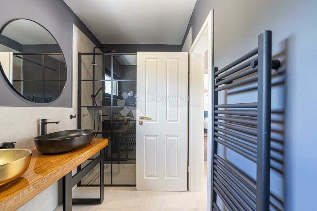 Šarmantna prizemnica s bazenom u selu Svetvinčenat - 3