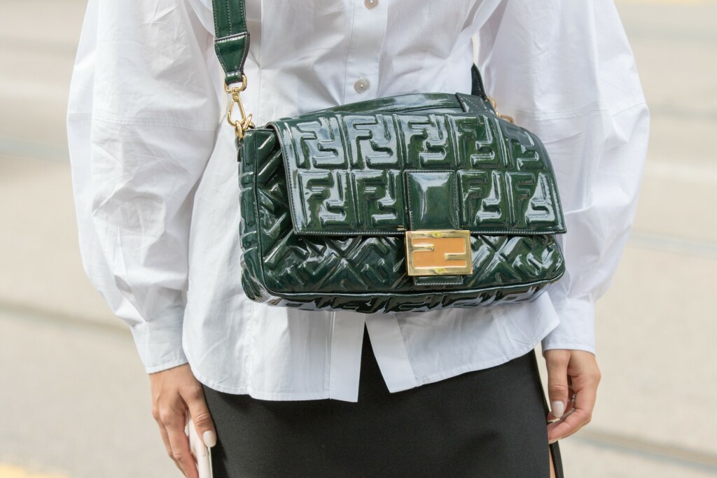 Bijele košulje i bluze su nepogrešiv modni odabir