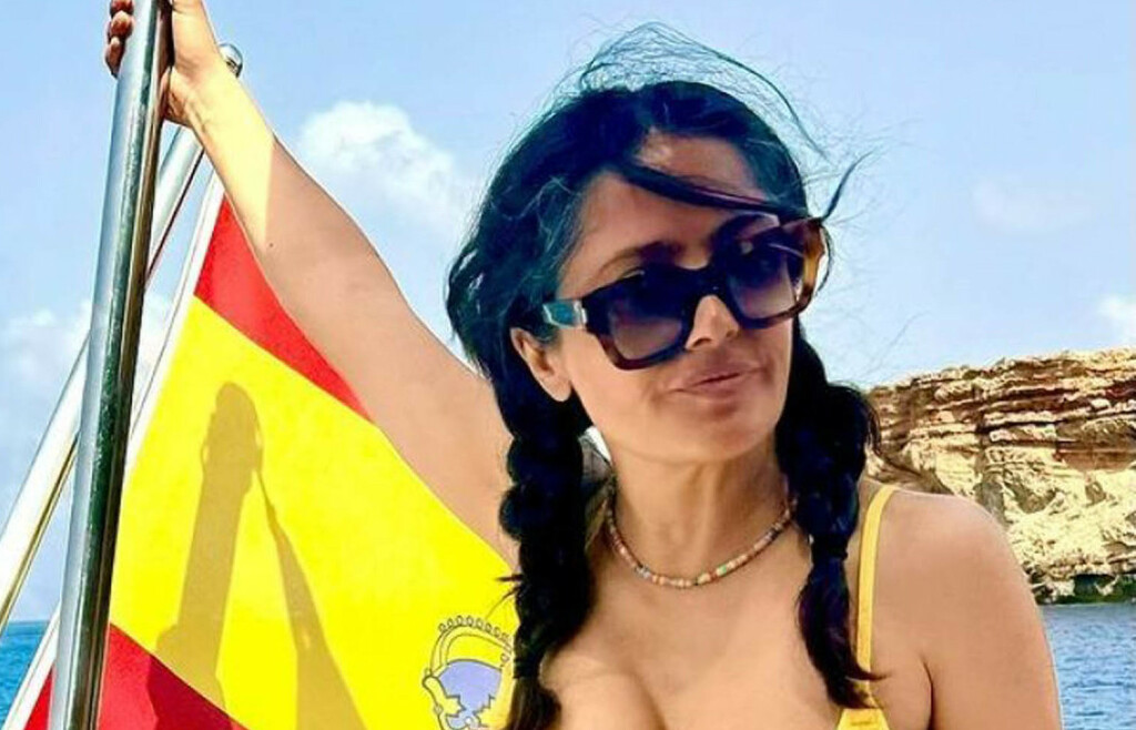 Salma Hayek u žutom bikiniju - 1