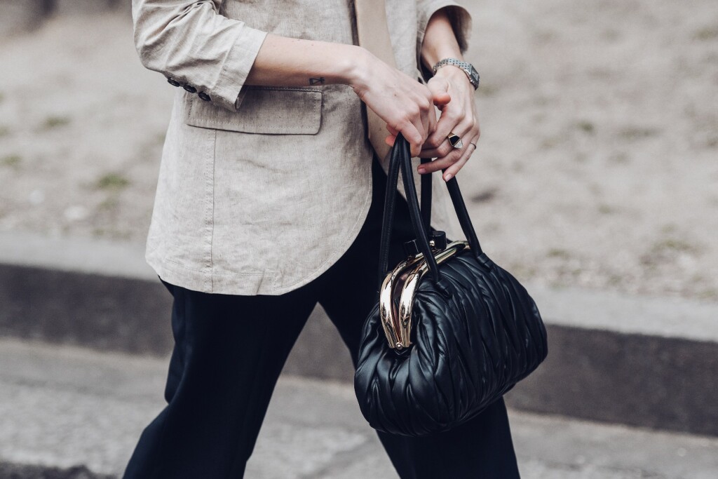 Crne hlače su modni klasik stvoren za sve prigode