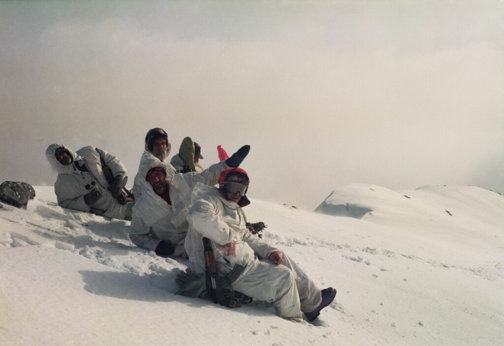 Pripadnici Planinske satnije Velebit u zimi 1991. na Južnom Velebitu