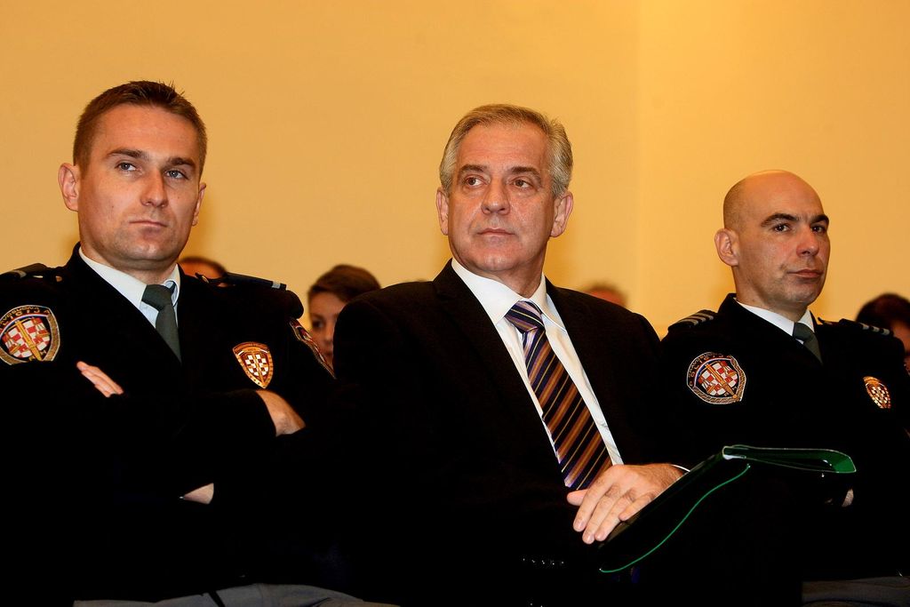 Ivo Sanader na pogrebu brata, don Vinka Sanadera, 11. listopada 2024.