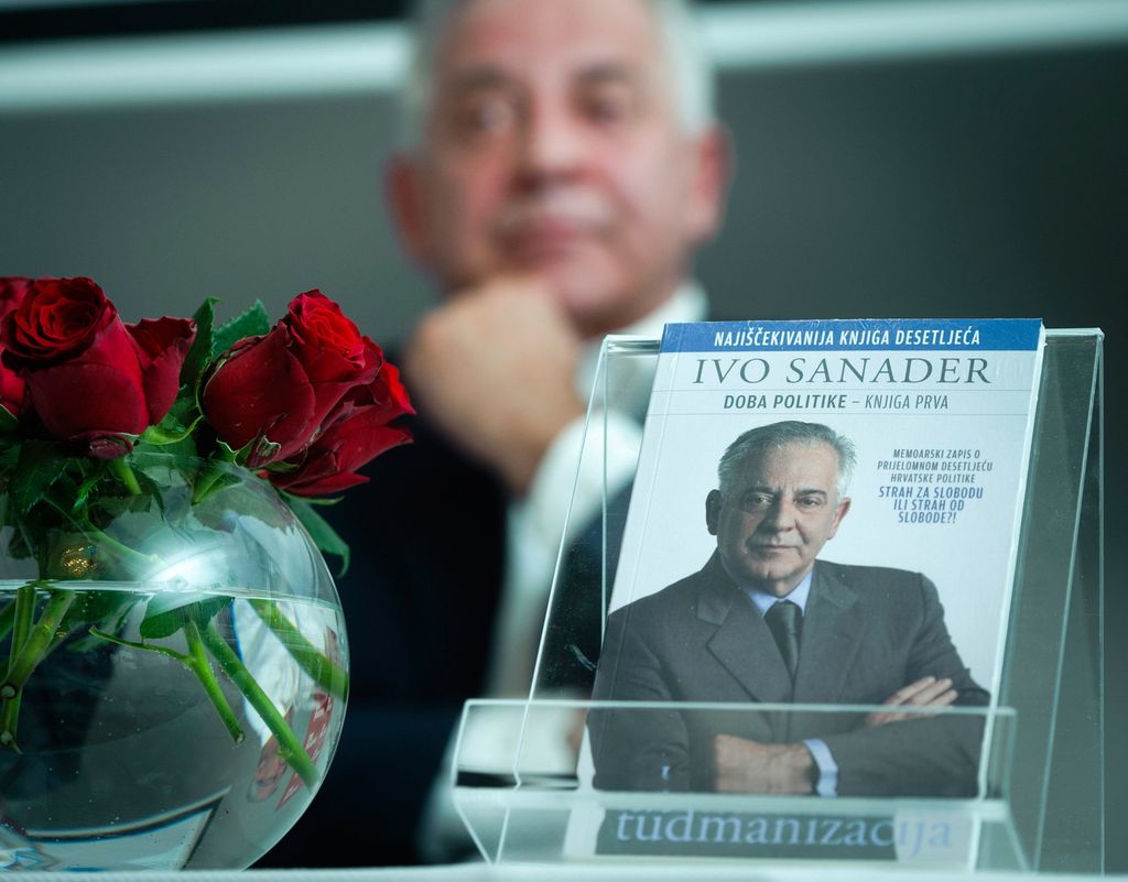 Ivo Sanader na pogrebu brata, don Vinka Sanadera, 11. listopada 2024.