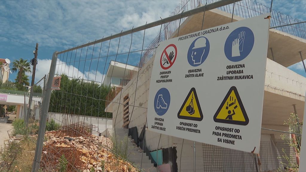 Fekalne vode izlijevaju se Okrugom Gornjim - 4