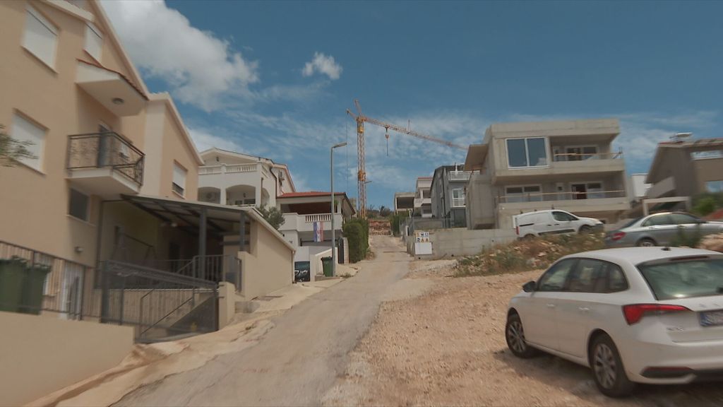 Fekalne vode izlijevaju se Okrugom Gornjim - 4