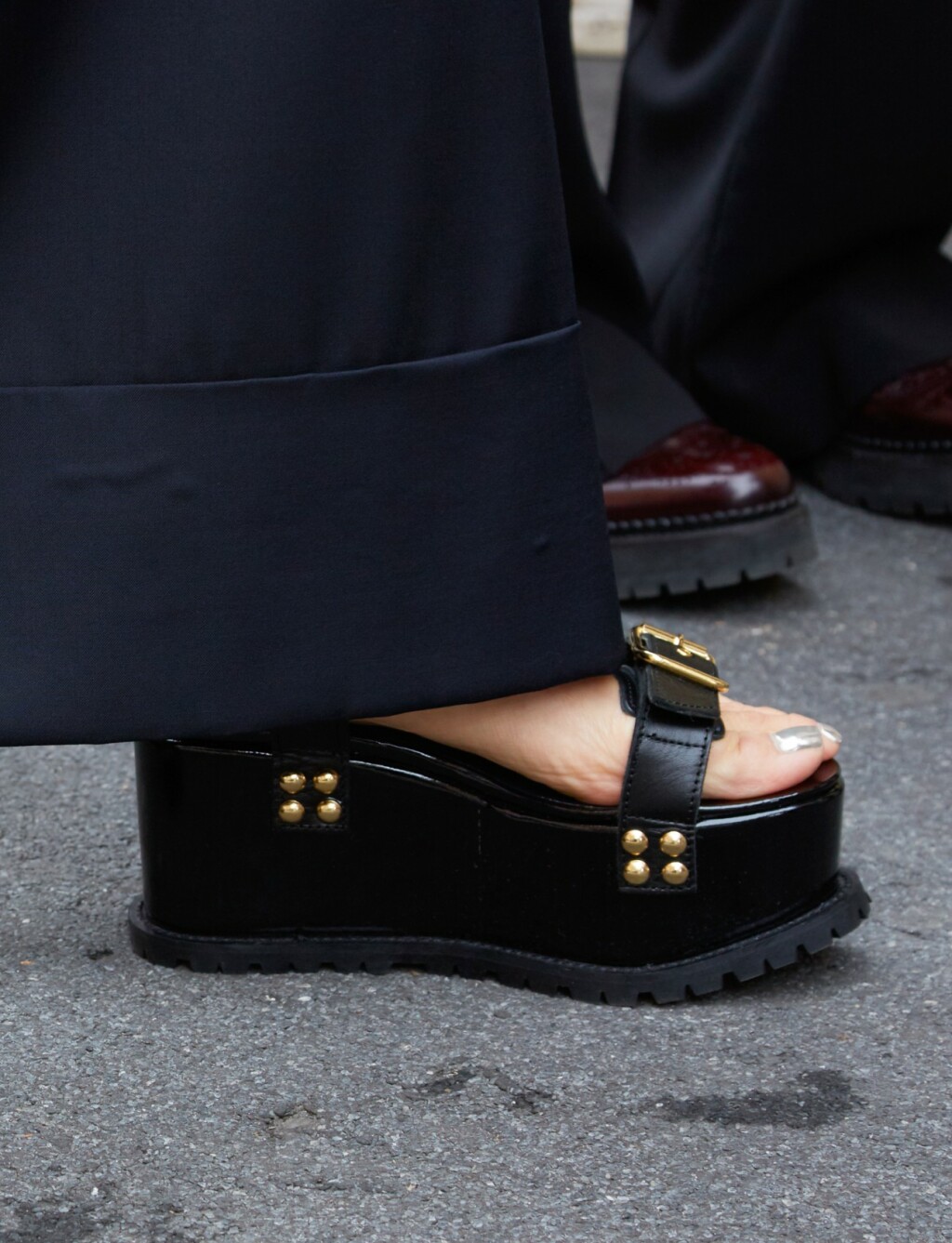 Sandale s visokom punom platformom