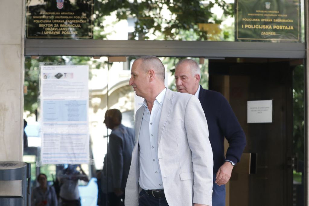 Ivo Sanader u Kozarčevoj ulici - 1