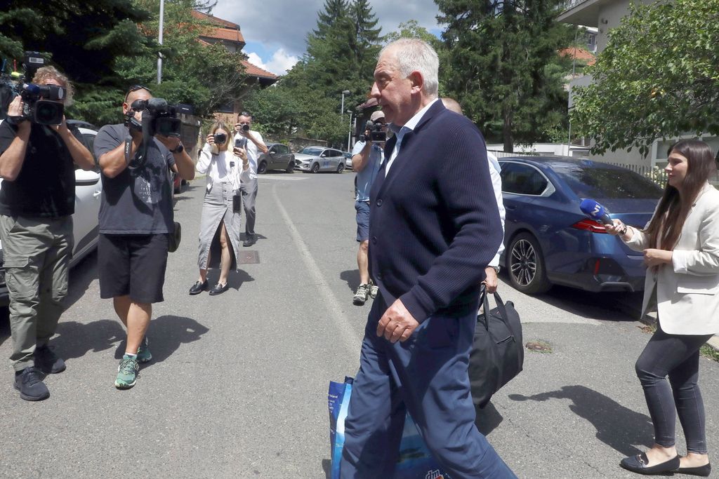 Ivo Sanader u Kozarčevoj ulici - 1