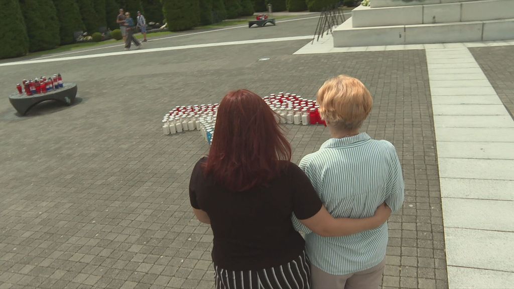 Lampioni na Memorijalnom groblju u Vukovaru - 3