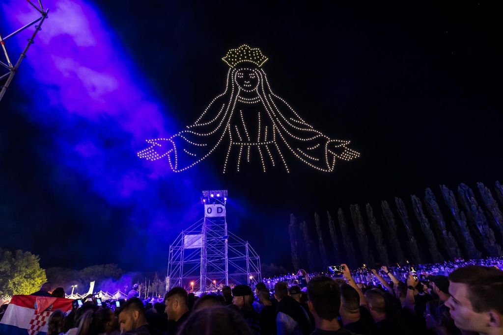 Dron show na koncertu Thompsona u Sinju - 2