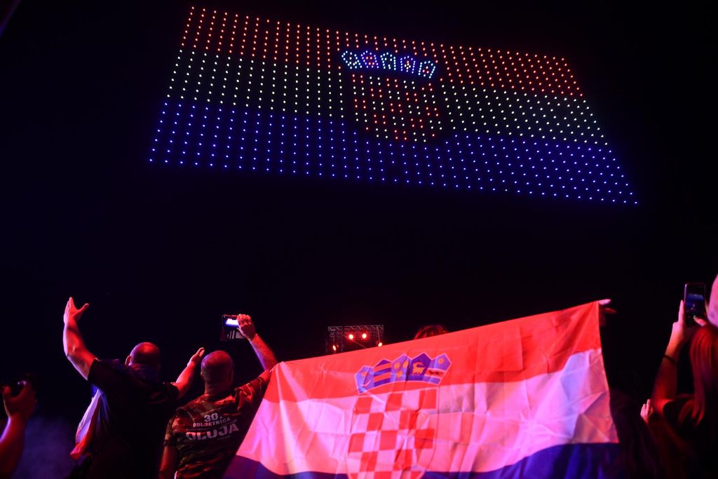 Dron show na koncertu Thompsona u Sinju - 11