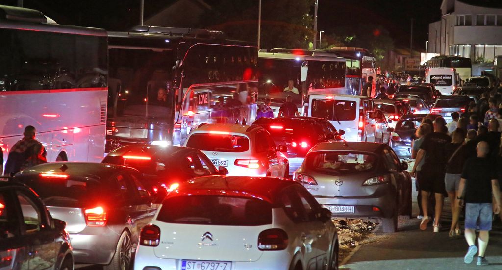 Gužve nakon koncerta Thompsona u Sinju