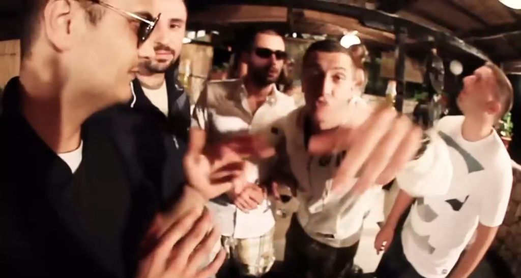 In Magazin: Connect - 4