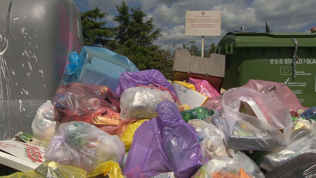 Smeće u Barbarigi - 1