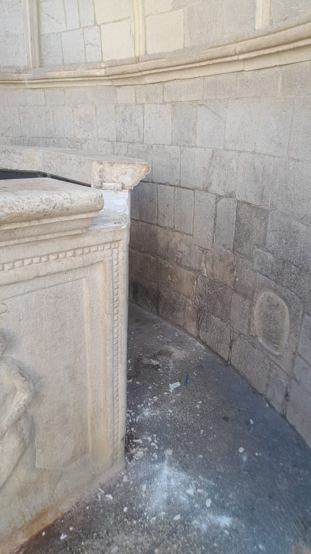 Mala Onofrijeva fontana