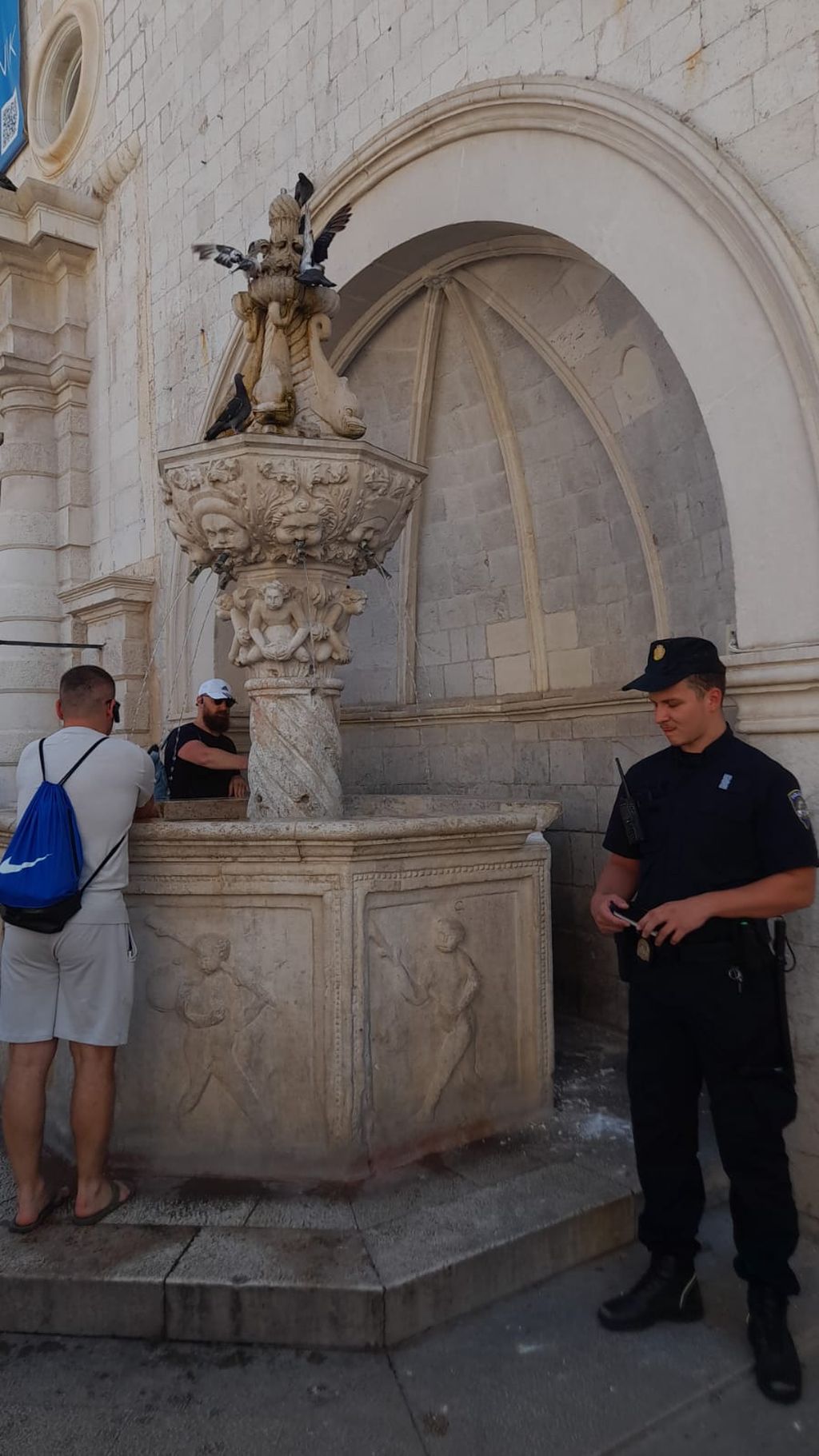 Mala Onofrijeva fontana