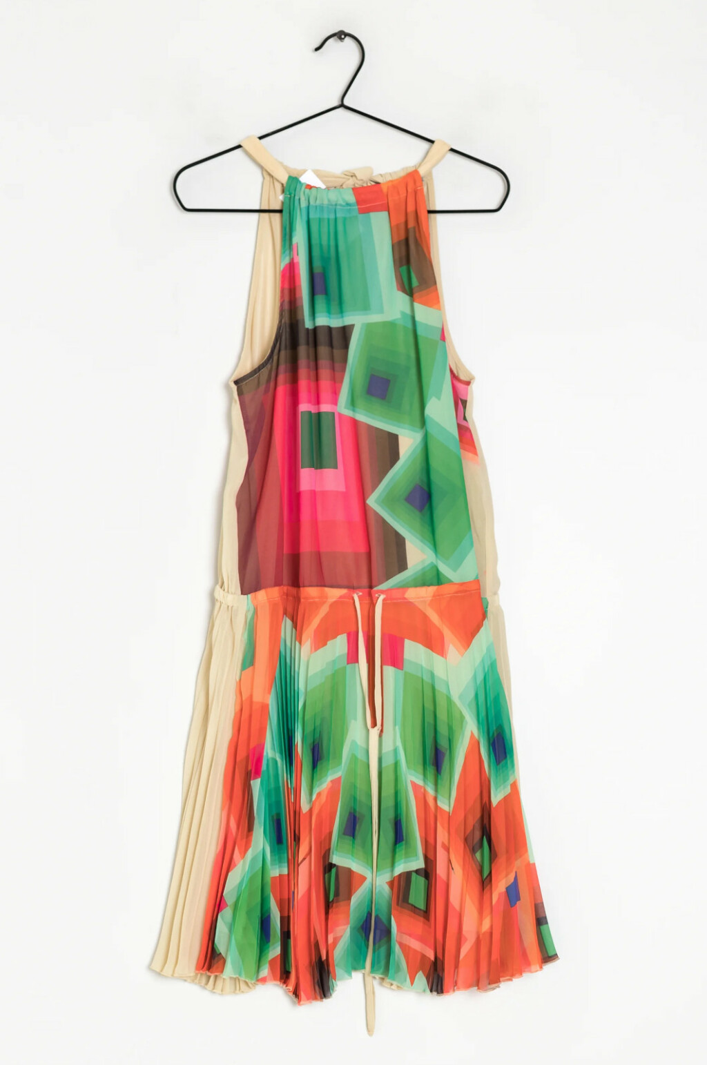 Josipa Pavičić nosi haljinu brenda Desigual