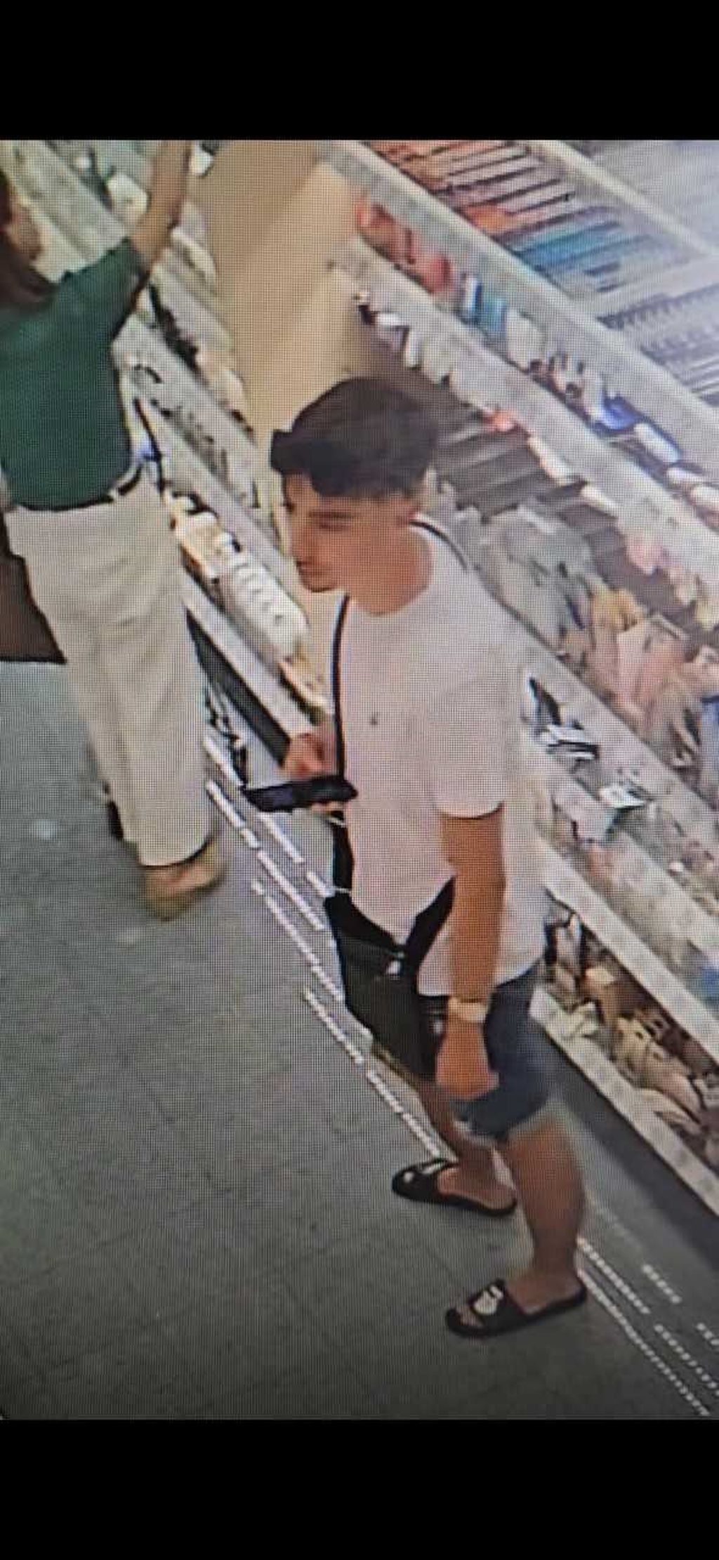 Policija traži osobu s fotografije - 4