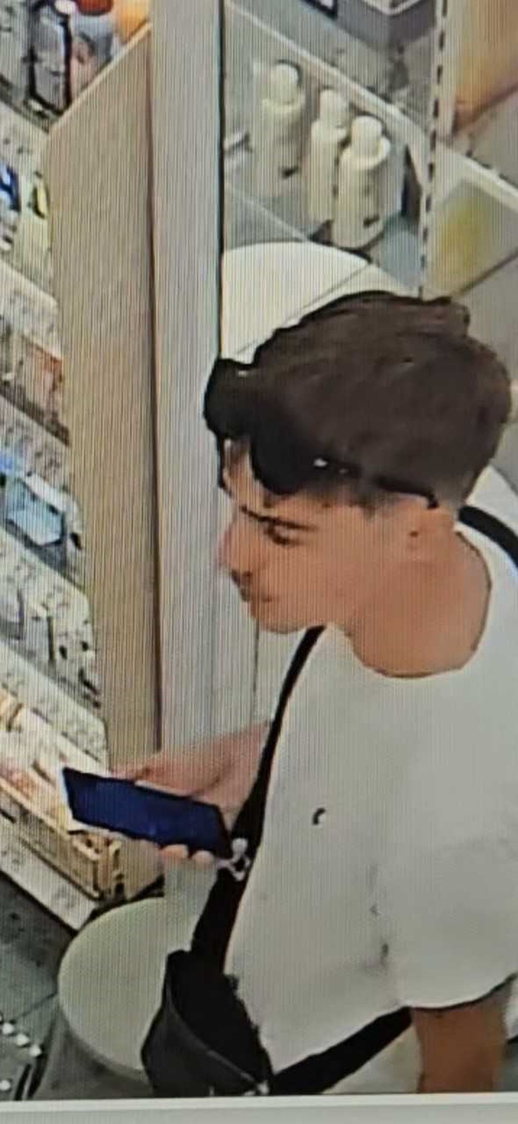 Policija traži osobu s fotografije - 4