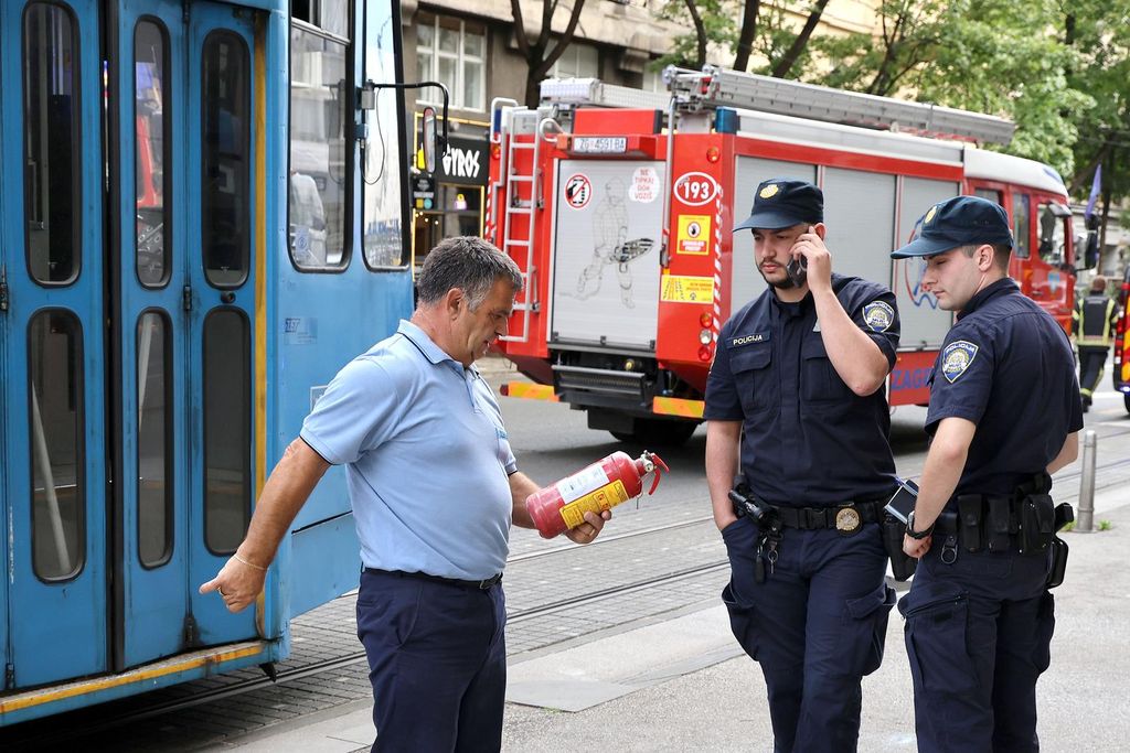 Požar tramvaja broj 13 - 5