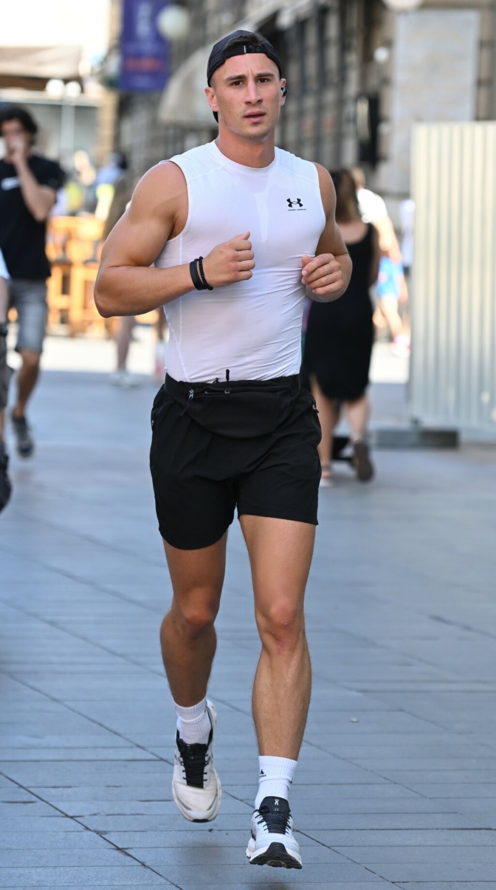 Mišićavi ljepotan sa zagrebačke špice u sportskom street style izdanju