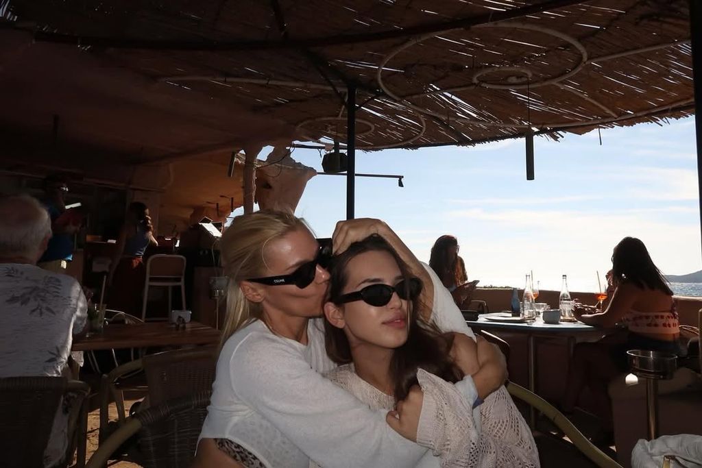 Hana Ikodinović - 4