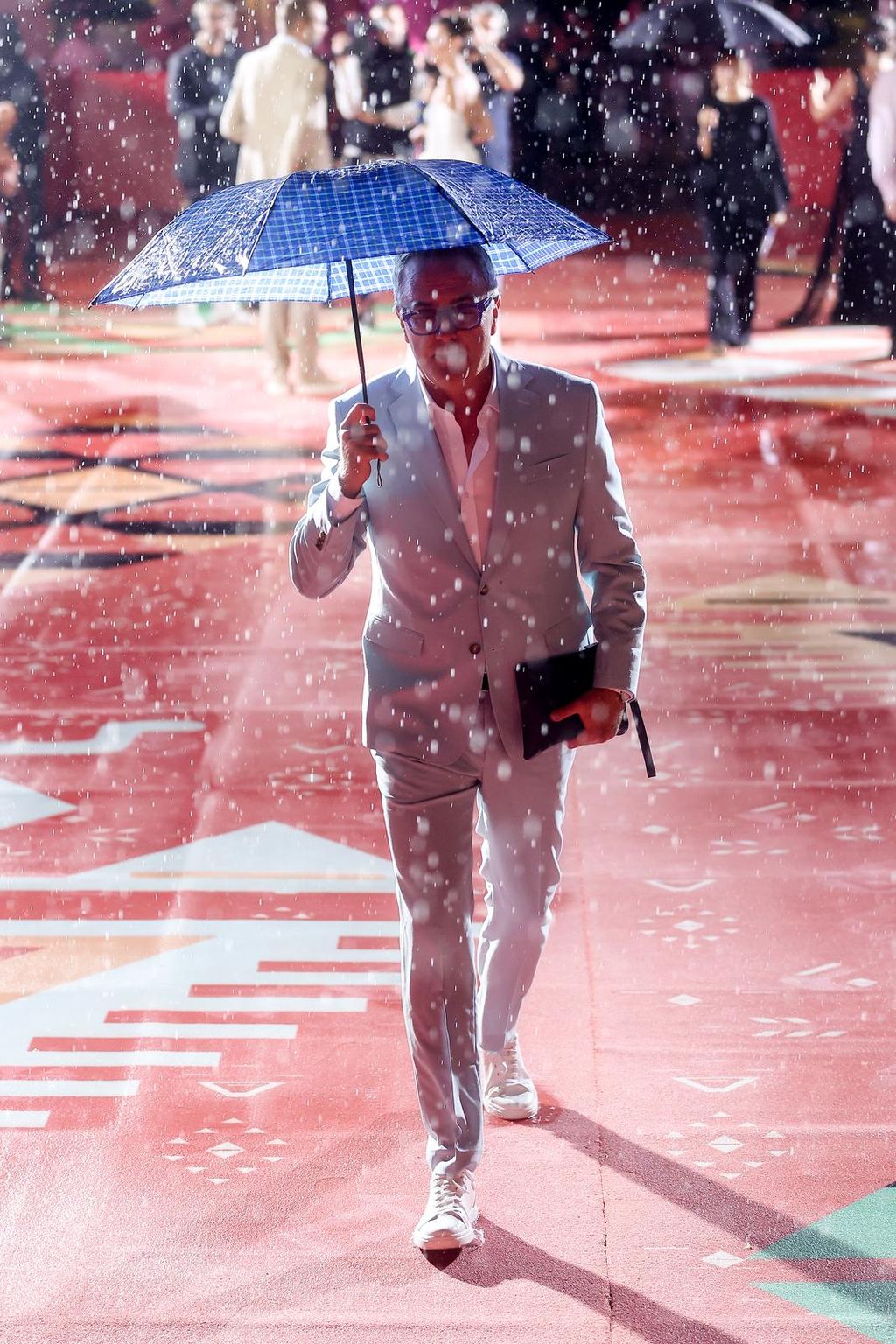 Kišni crveni tepih SSF-a - 1