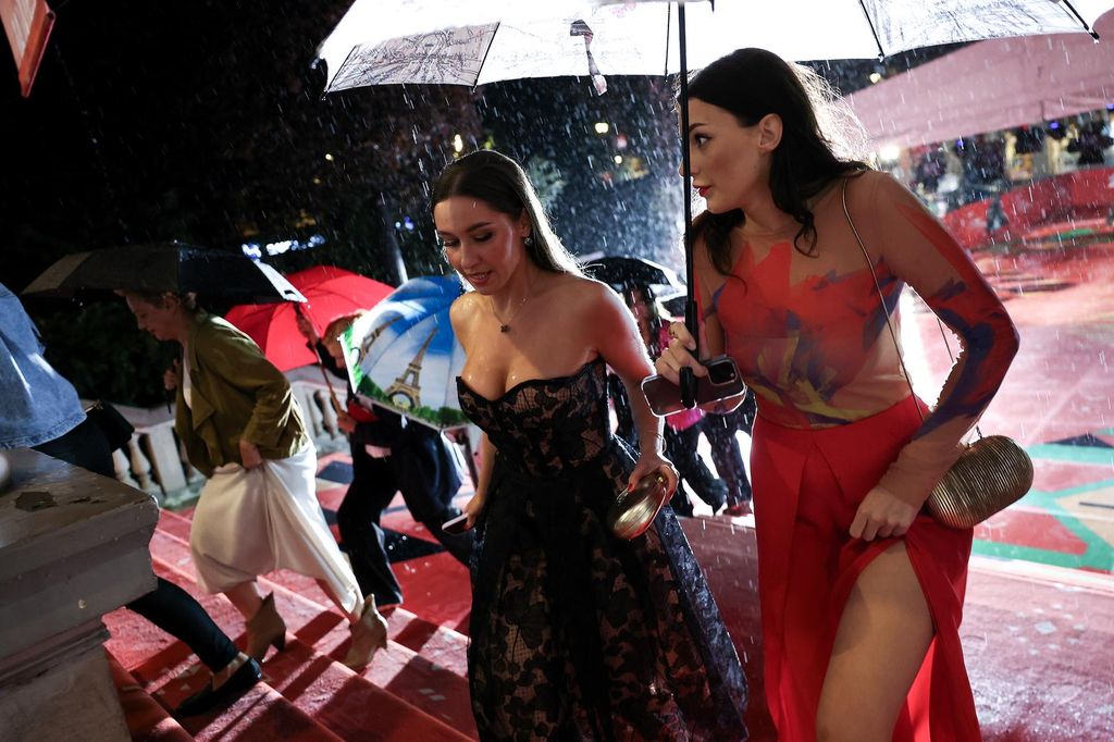 Kišni crveni tepih SSF-a - 11