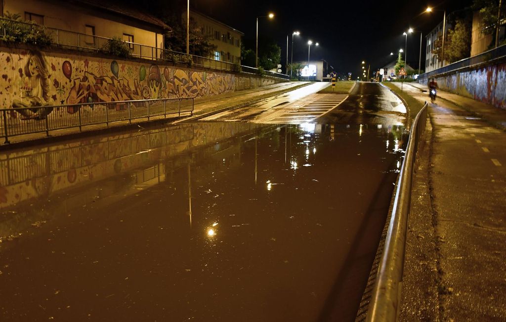 Jaka kiša na Jadranu