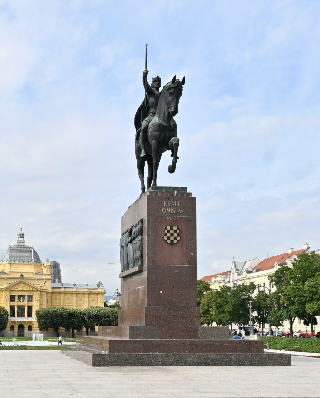 Spomenik kralju Tomislavu u Zagrebu, djelo Roberta Frangeša Mihanovića
