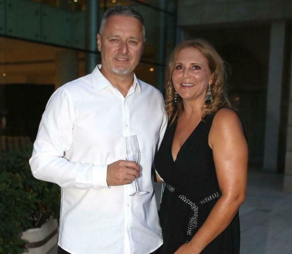 Thompson sa suprugom - 1