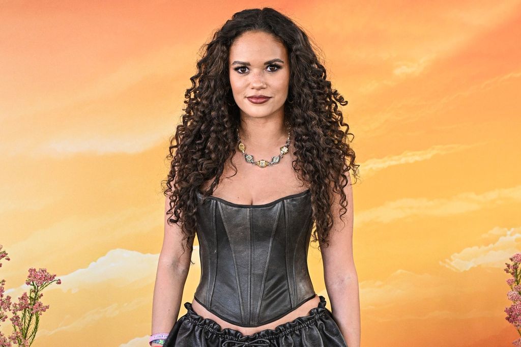 Madison Pettis - 12