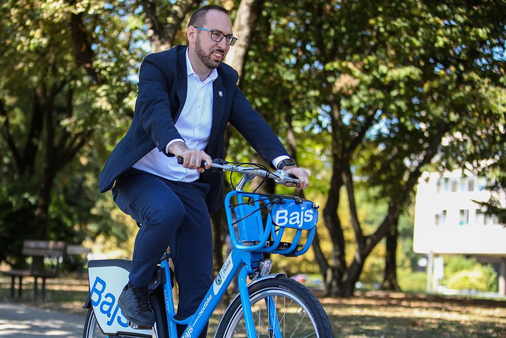 Predstavljena nova usluga održivog javnog prijevoza - Bajs - 1