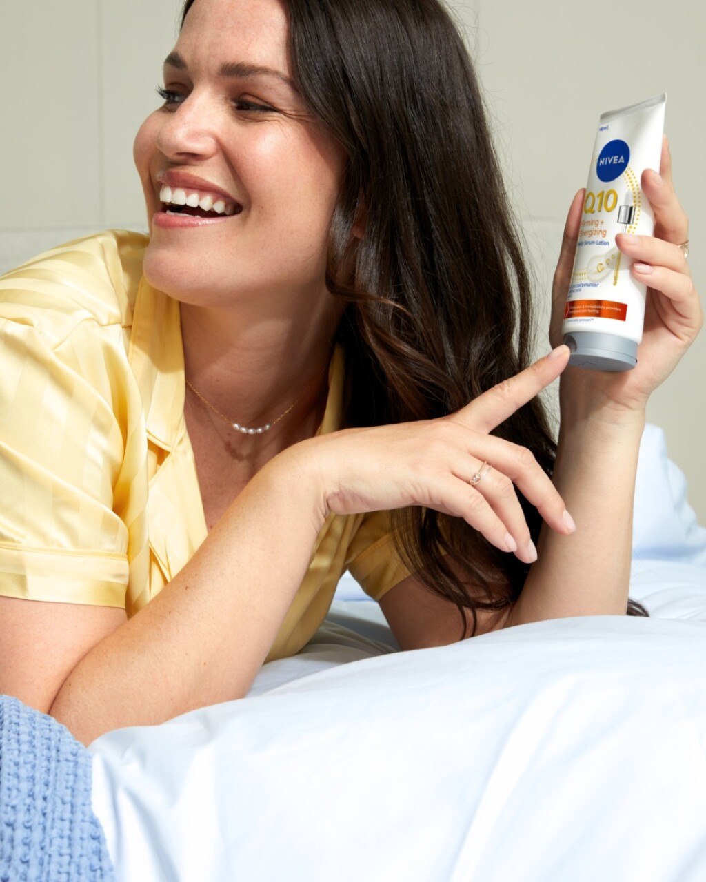 NIVEA Q10 Firming + Energizing losion-serum